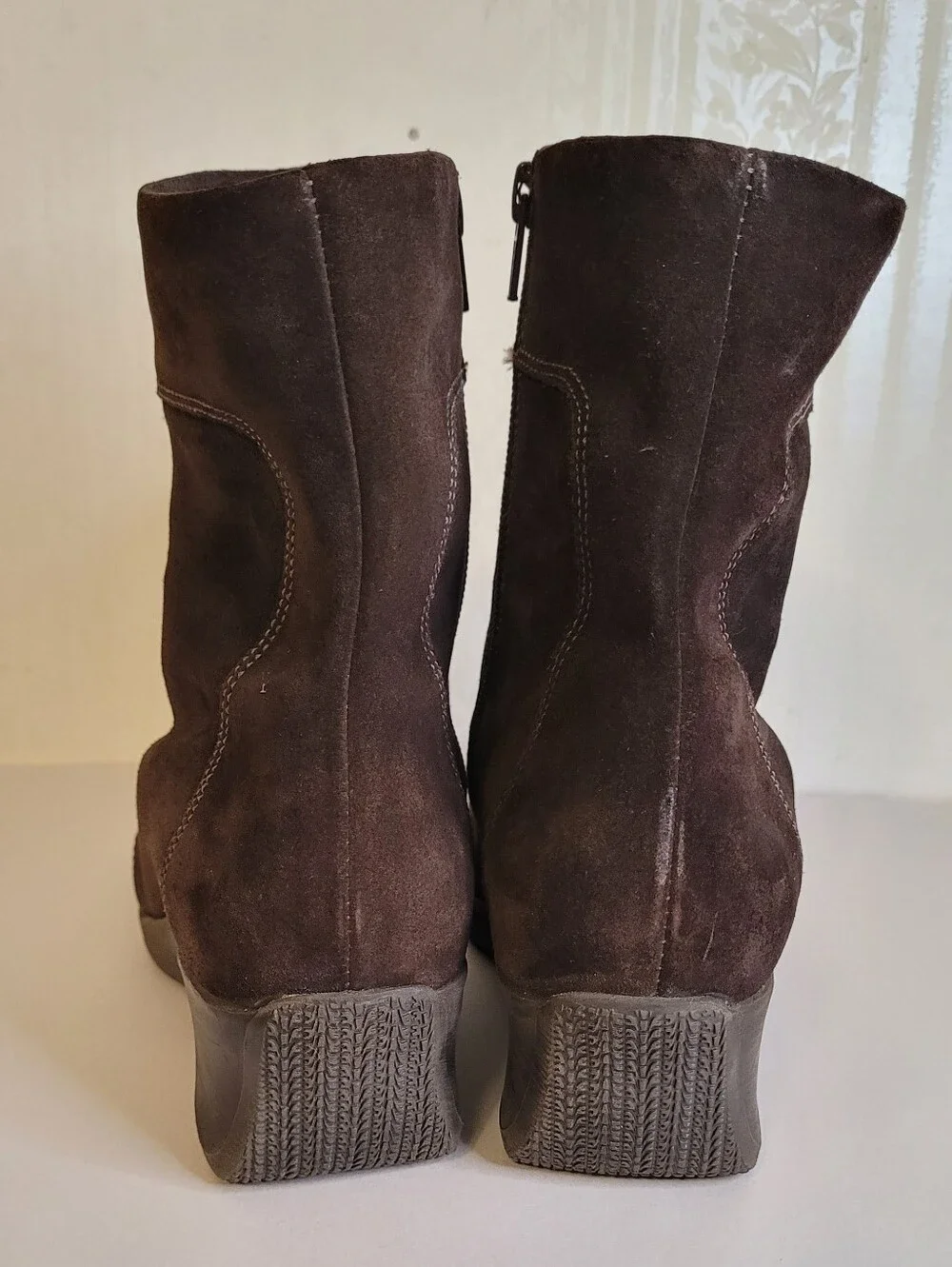 La Canadienne Tina Waterproof Suede Ankle Boot 10W